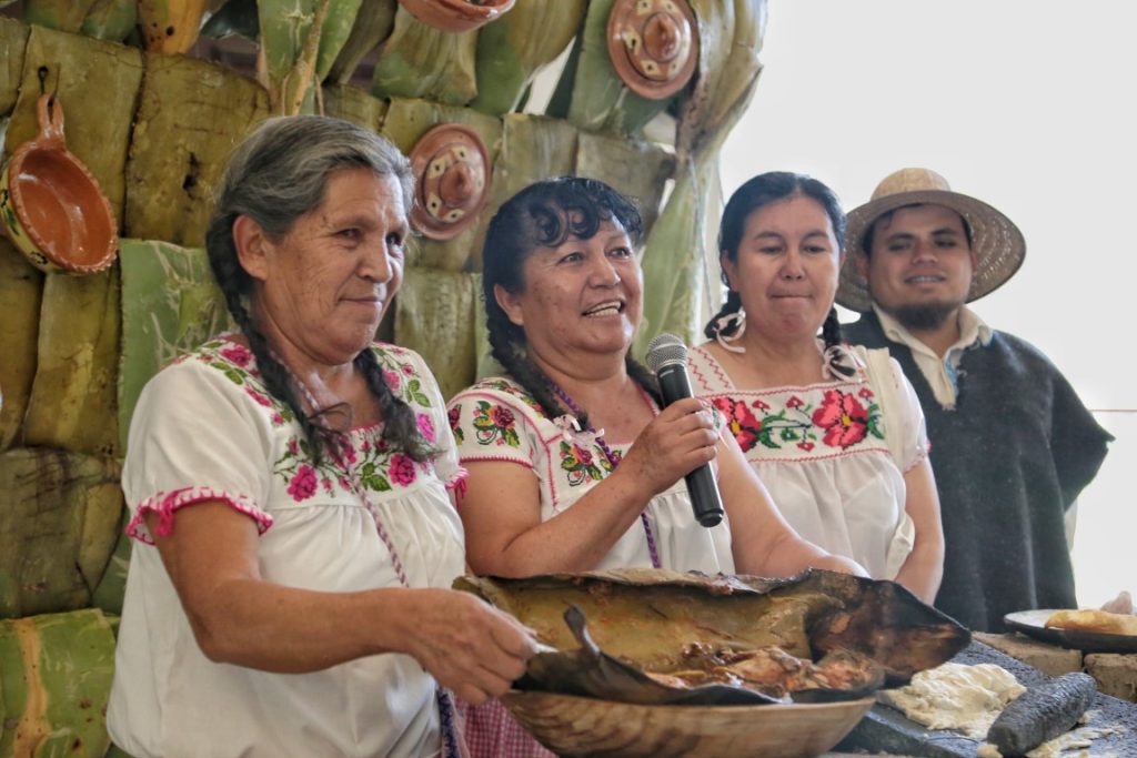 Presentan en Los Pinos 43° Muestra Gastronómica de Santiago de Anaya ...